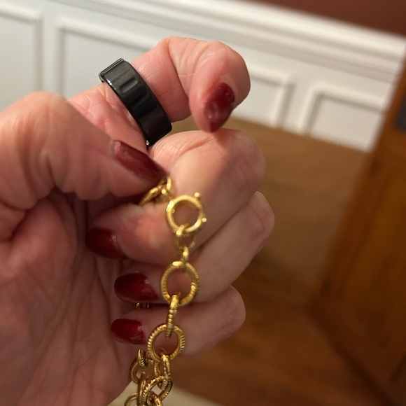 Elegant Etruscan Style Gold Pendant Necklace - Picture 5 of 5